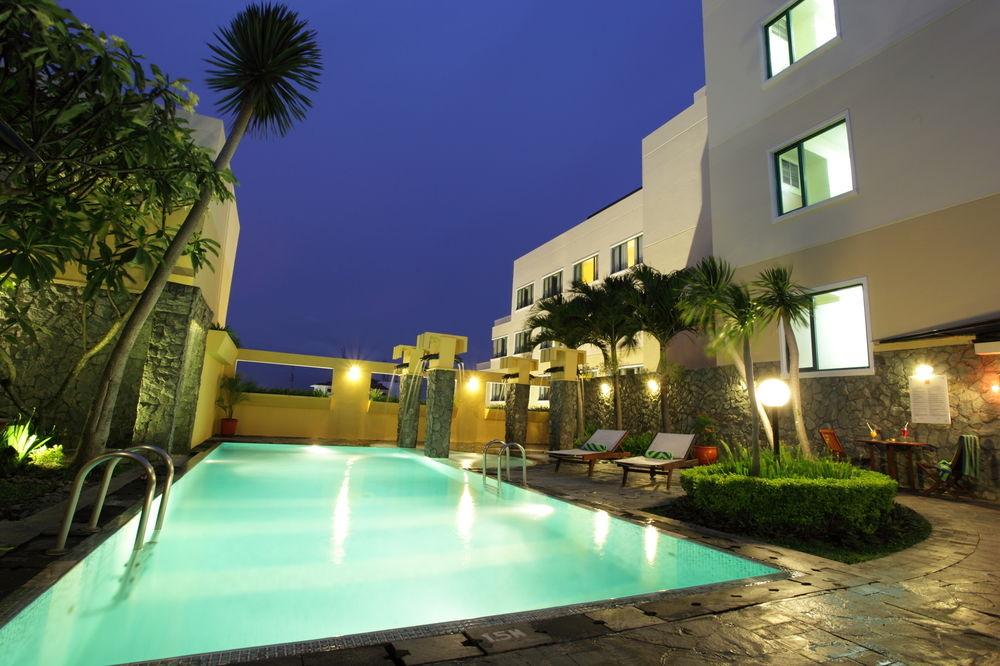 فندق Ibis Malioboro يوغياكارتا المظهر الخارجي الصورة