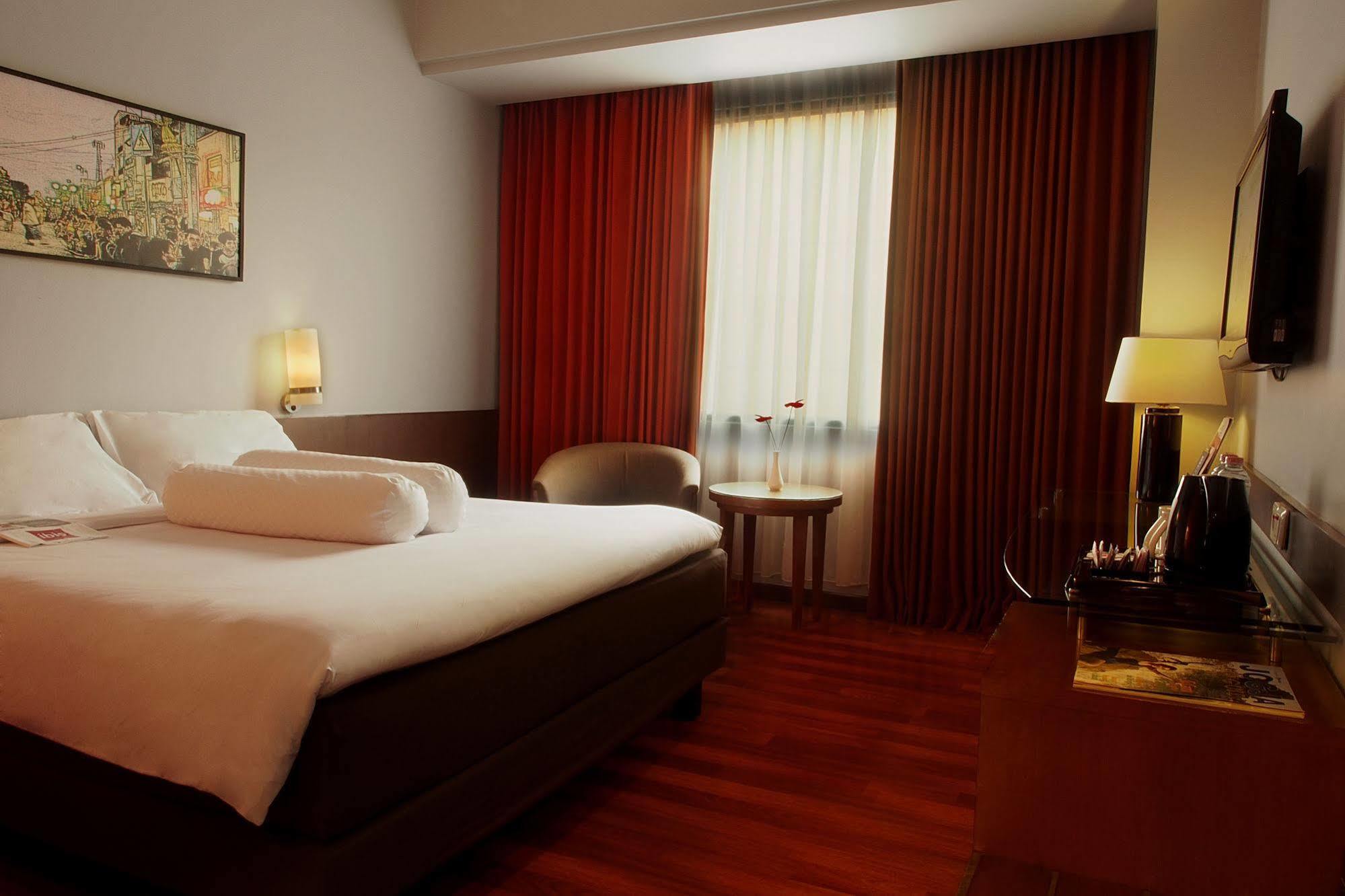 فندق Ibis Malioboro يوغياكارتا المظهر الخارجي الصورة